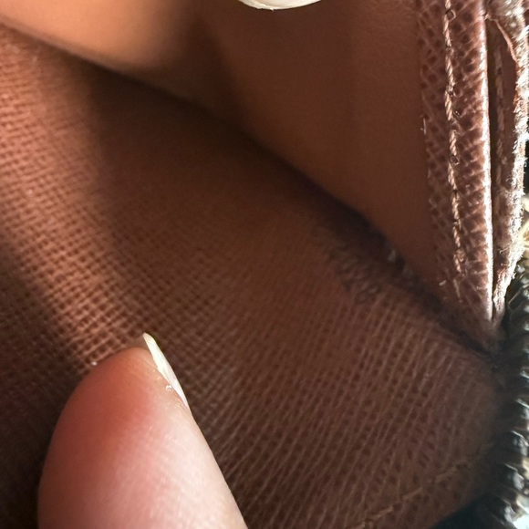 Louis Vuitton wallet/crossbody with 2 chains - Picture 11 of 15